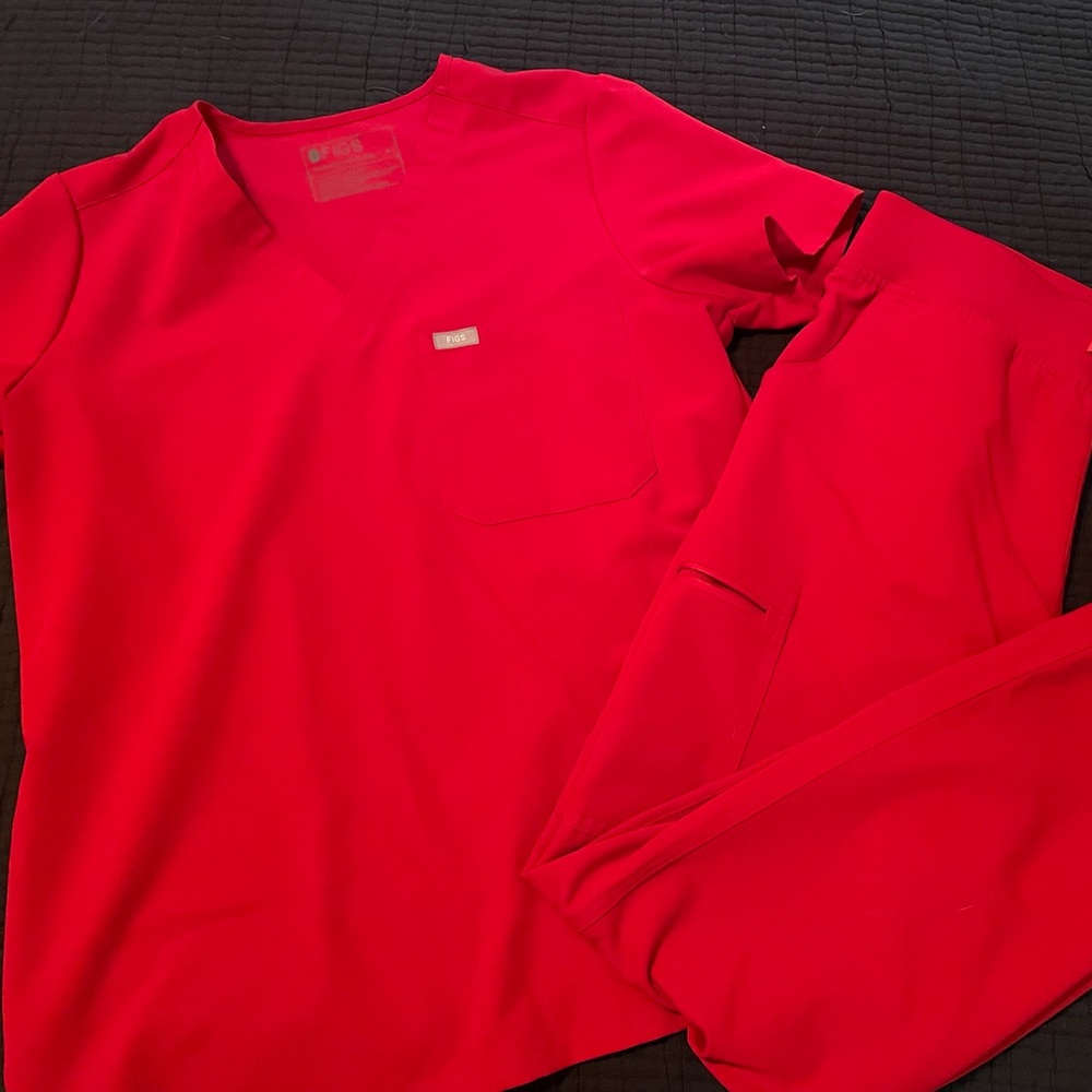 Figs Scrub set in Winning Red!
